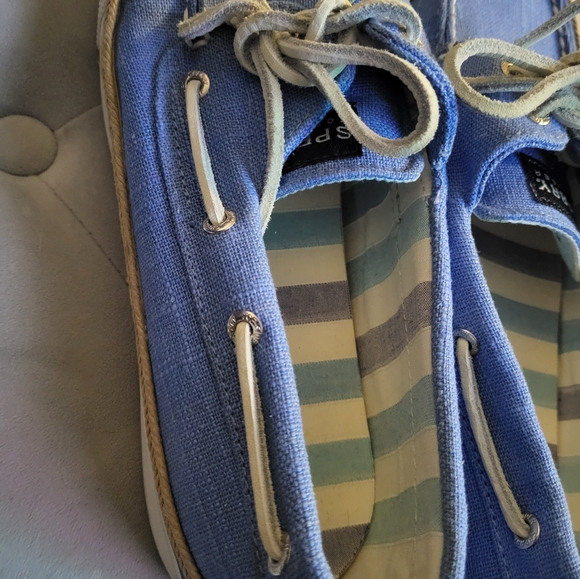 Womens blue periwinkle 7.5 Sperry top siders. - Picture 7 of 7